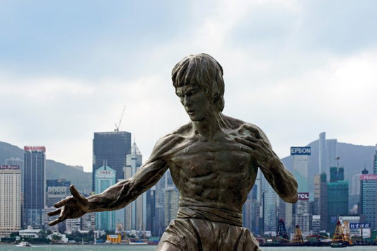 sculpture of bruve lee